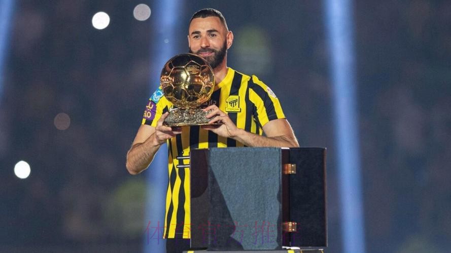 差一点!本泽马脚腕巧射中柱 1数据本赛季西甲第1 差一点!本泽马脚腕巧射中柱 1数据本赛季西甲第1