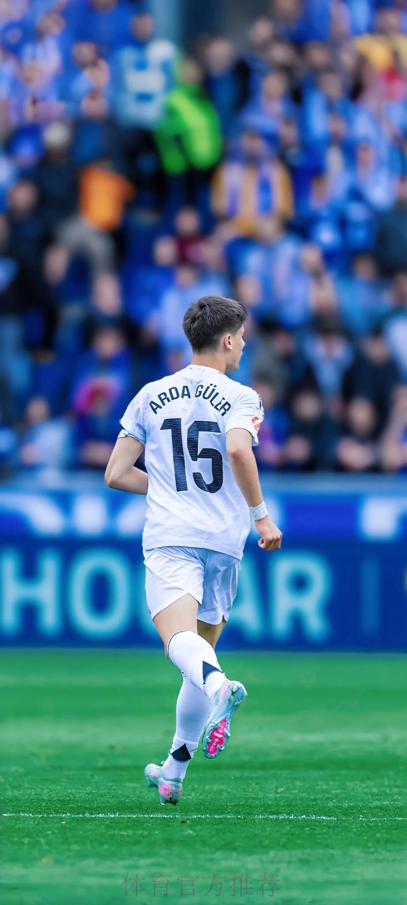 皇马更衣室不满阿拉巴年薪 认为应续约拉莫斯